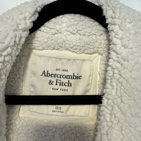 Abercrombie & Fitch Plush Sweater - Picture 2 of 3